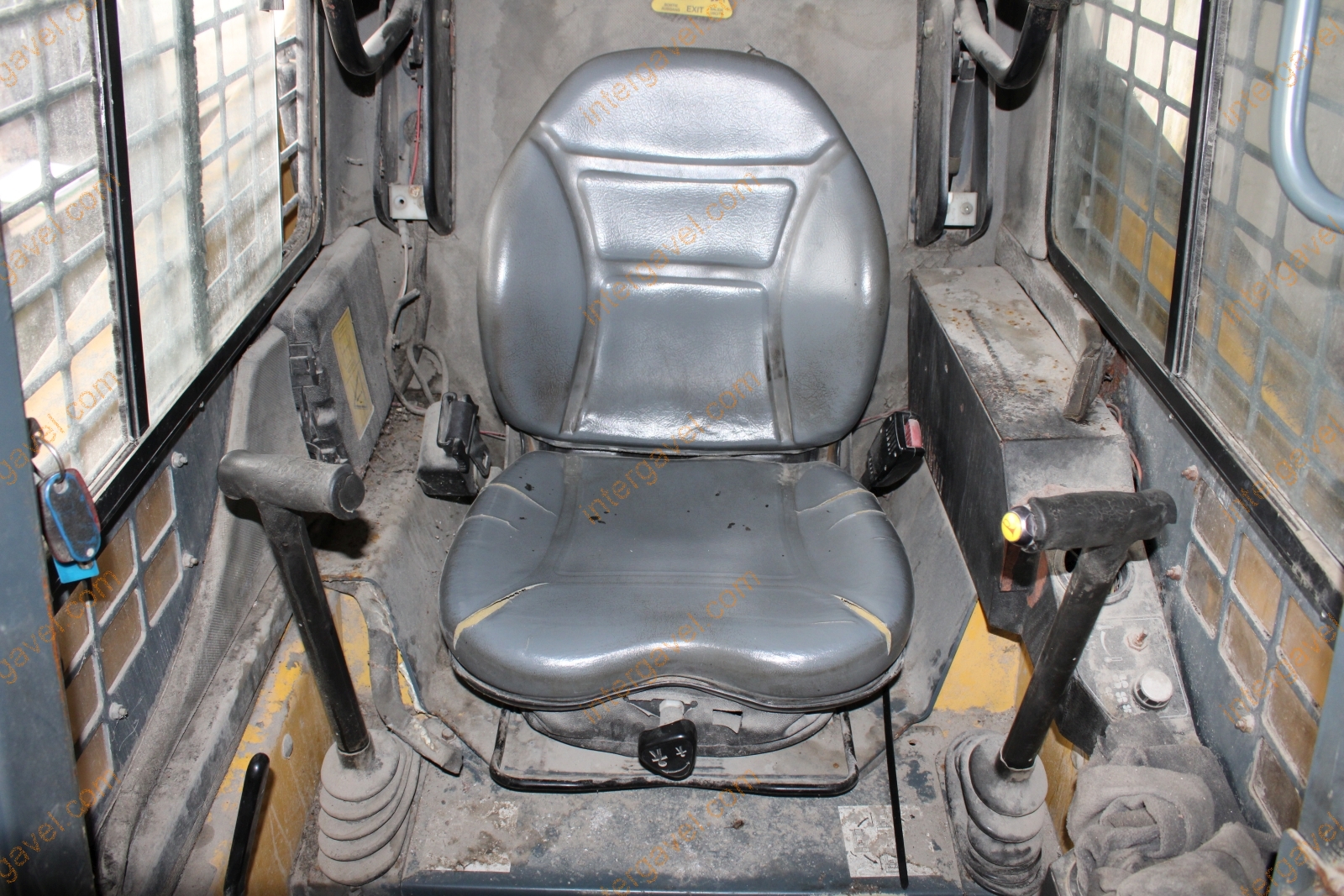 Csúszókormányzású rakodó - GEHL 21