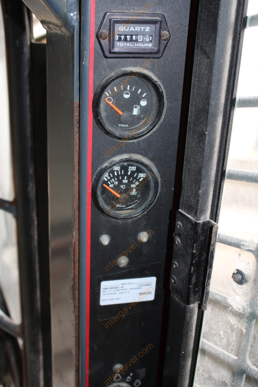 Csúszókormányzású rakodó - GEHL 22