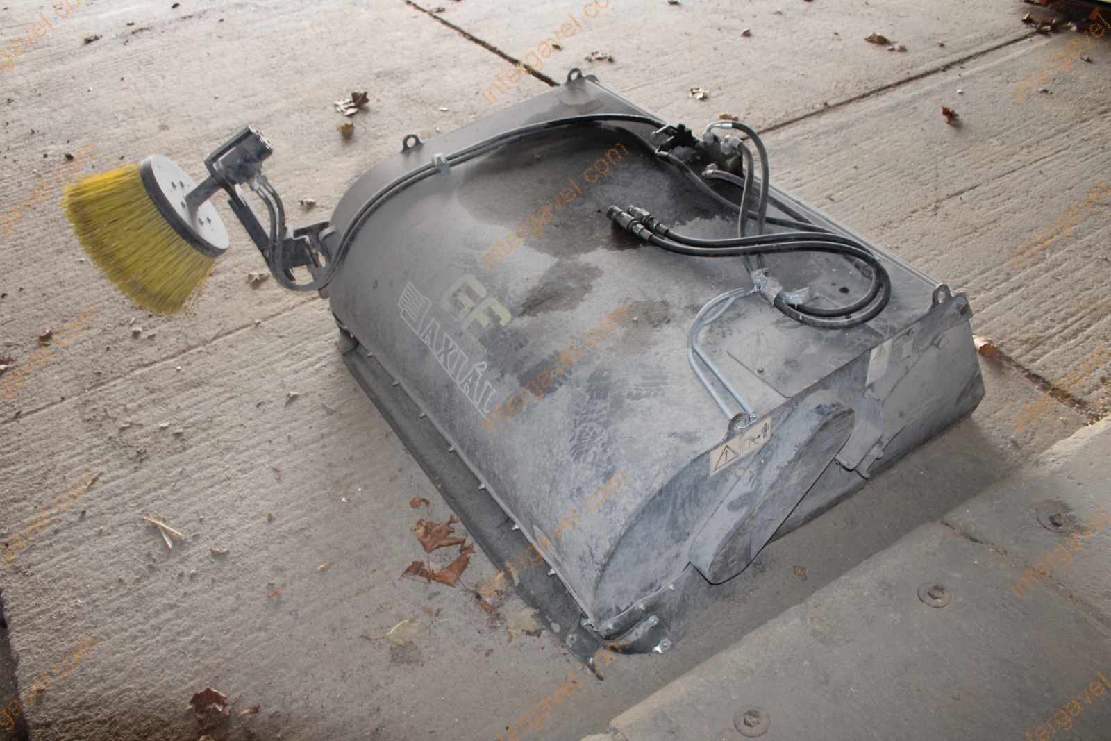 Csúszókormányzású rakodó - GEHL 35