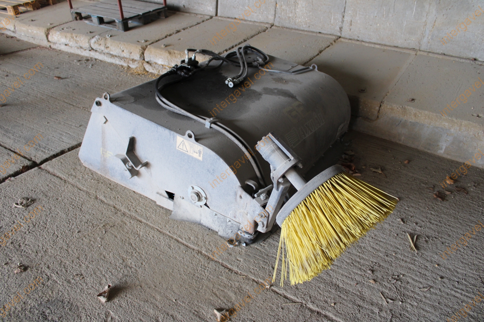 Csúszókormányzású rakodó - GEHL 36