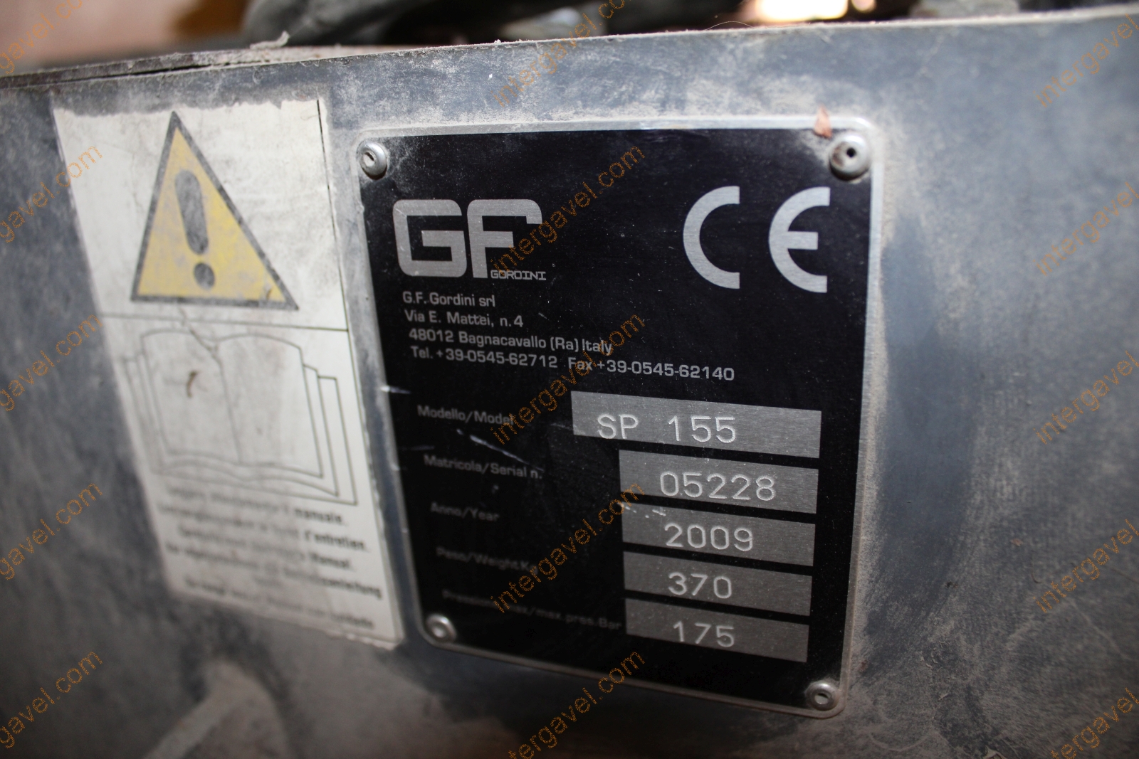 Csúszókormányzású rakodó - GEHL 37