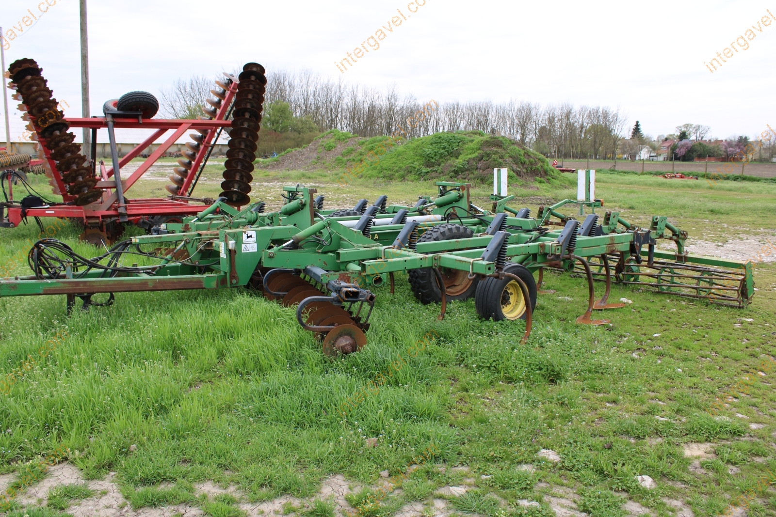 Mulcs kultivátor - John Deere 2