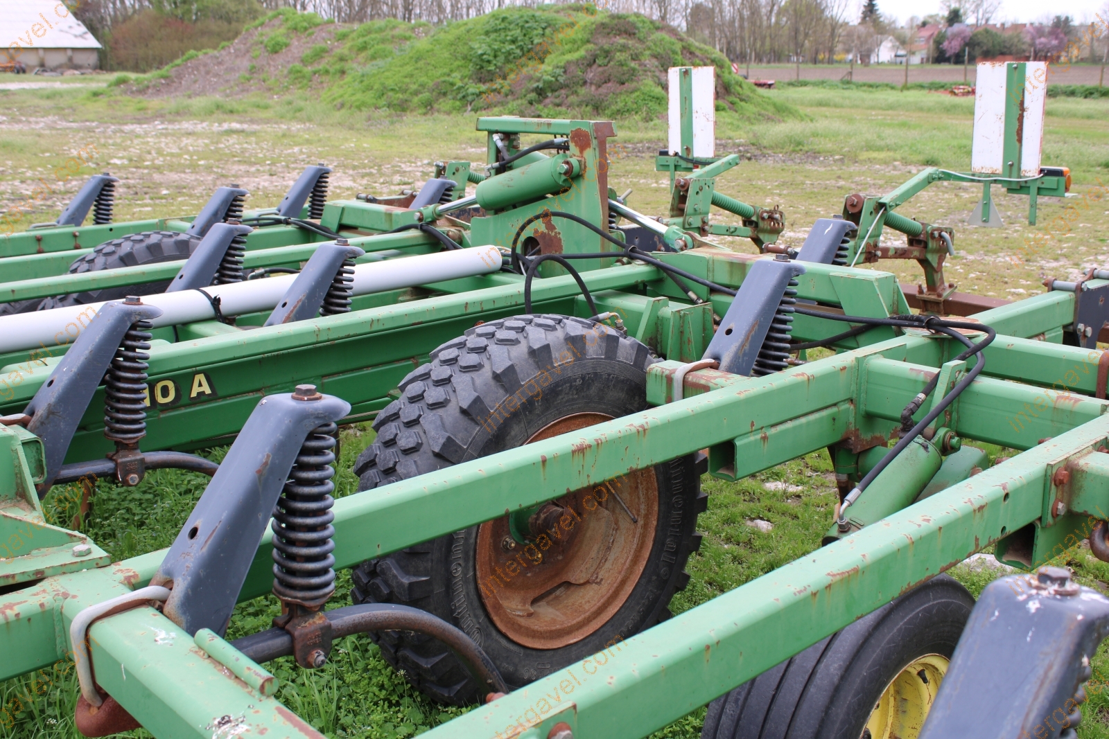 Mulcs kultivátor - John Deere 16