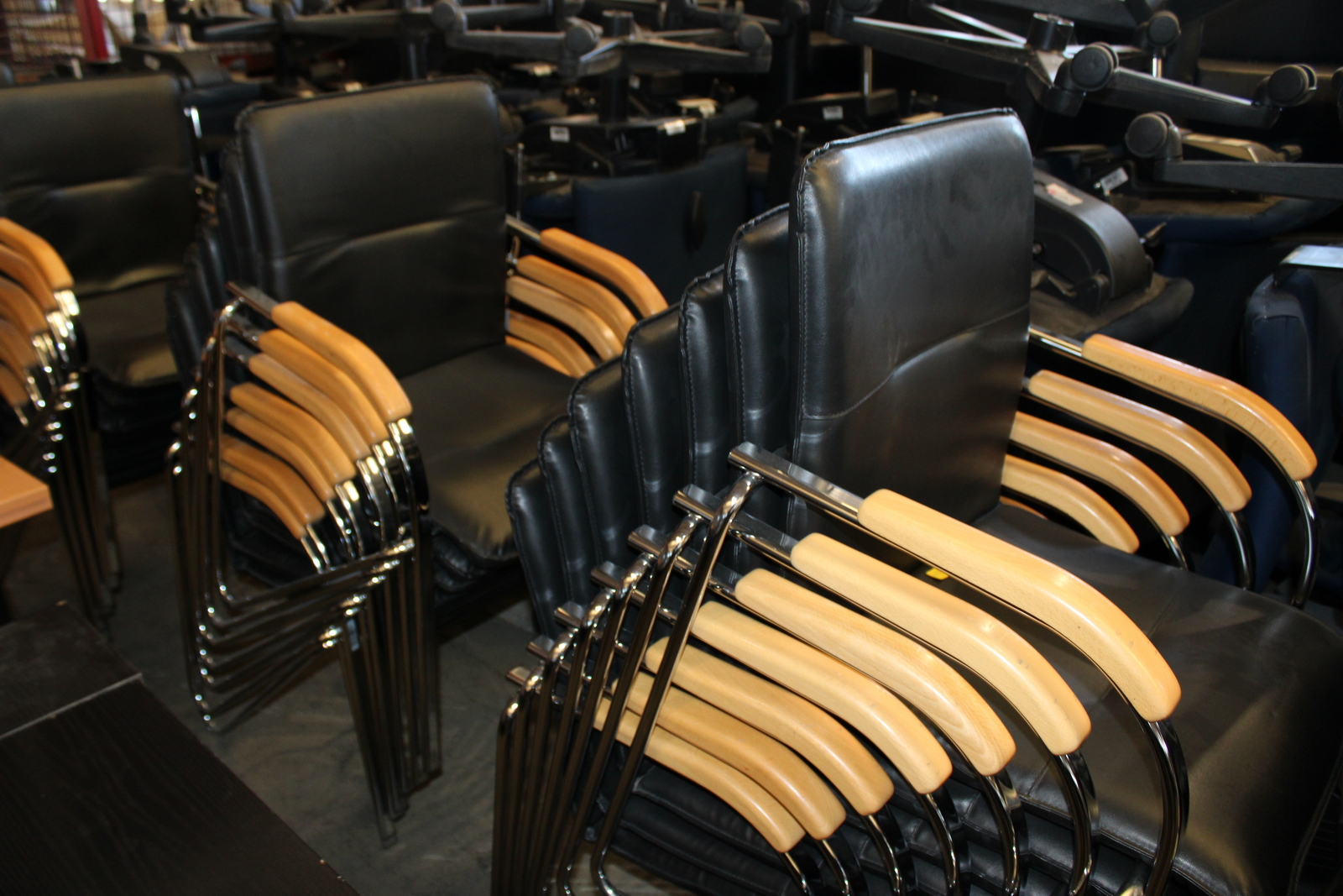 Tárgyalószék (fekete-bőr) 3