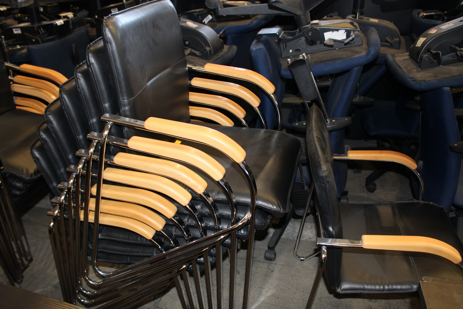 Tárgyalószék (fekete-bőr) 5