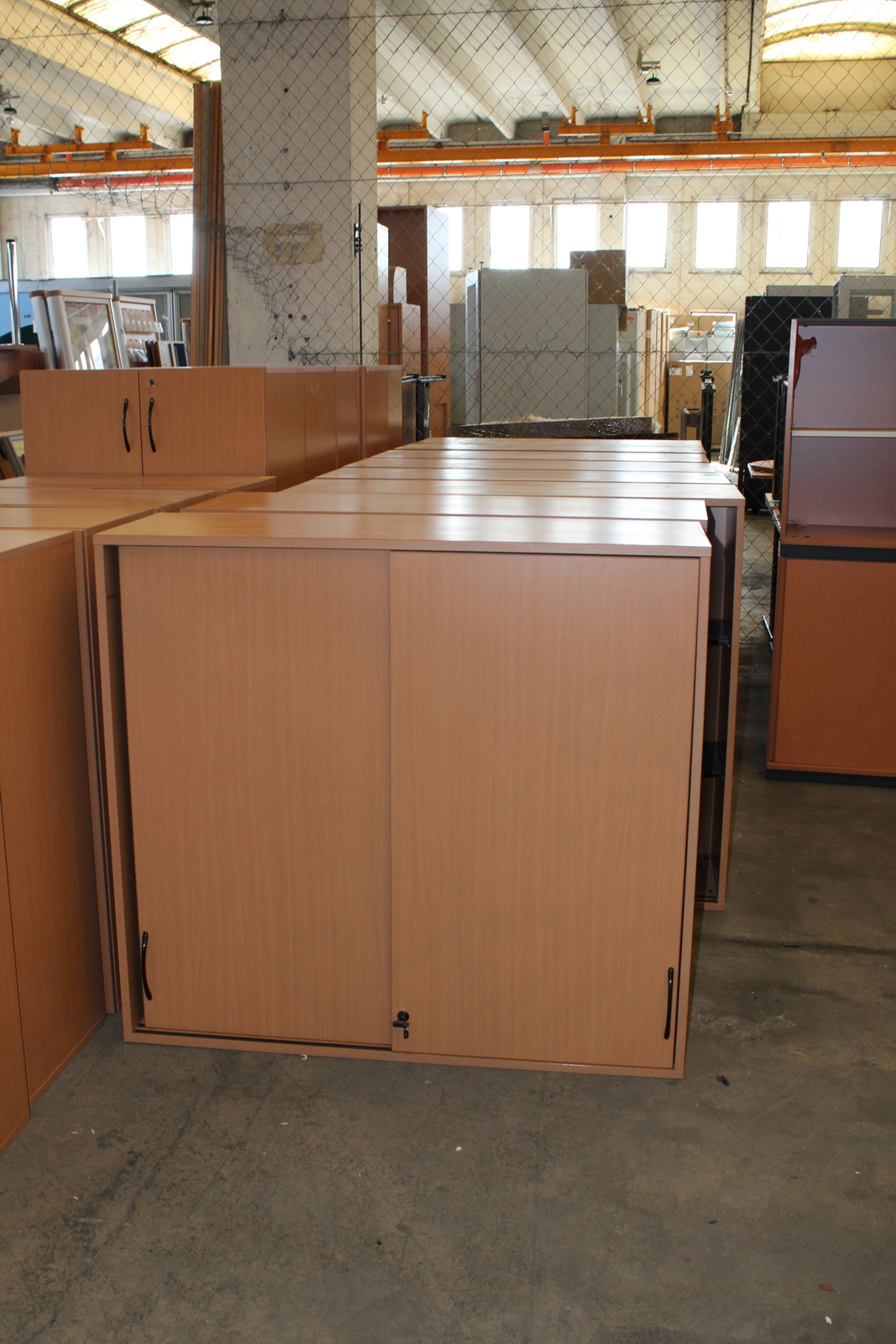 Polcos szekrény (tolóajtós) 4