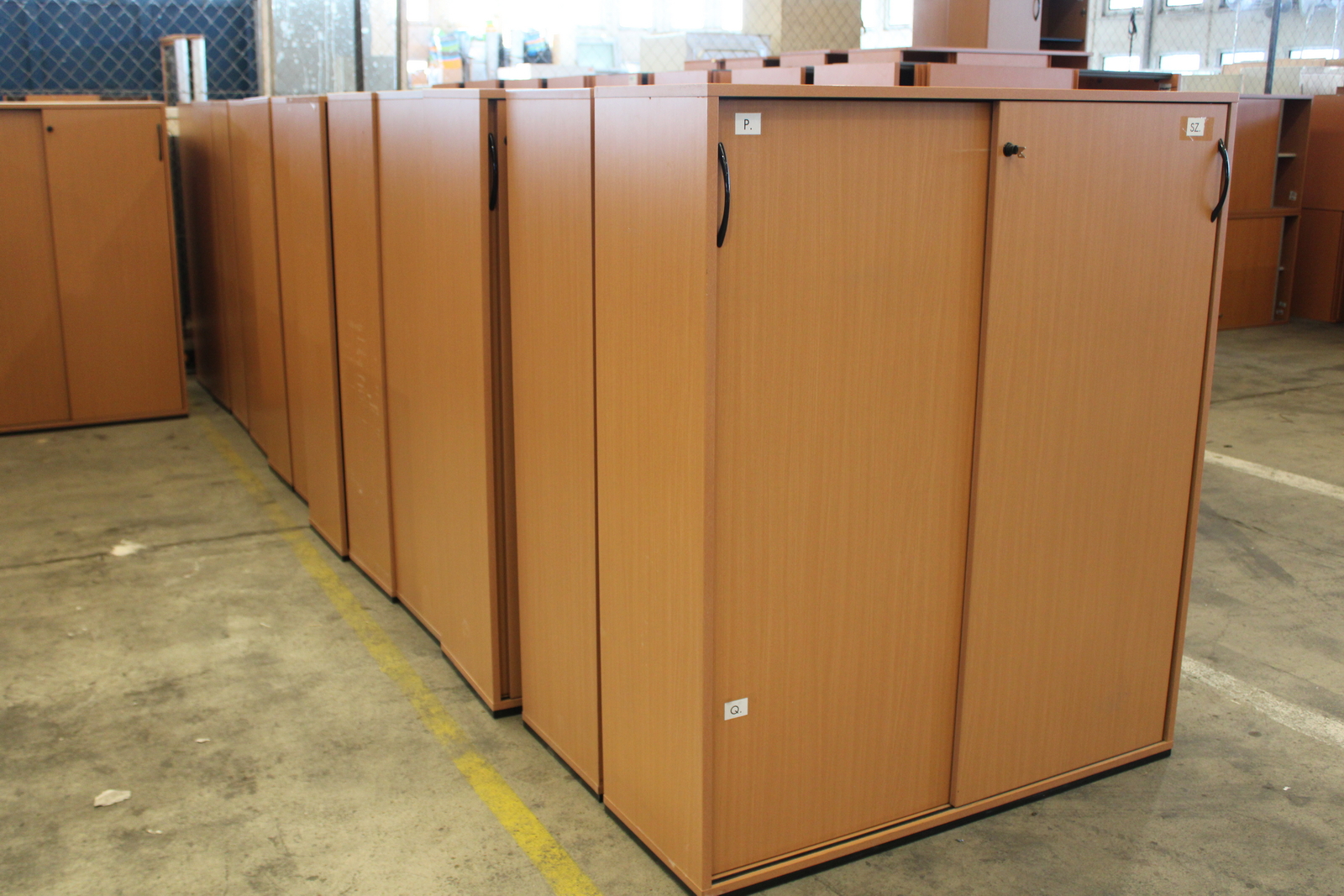 Polcos szekrény (tolóajtós) 5