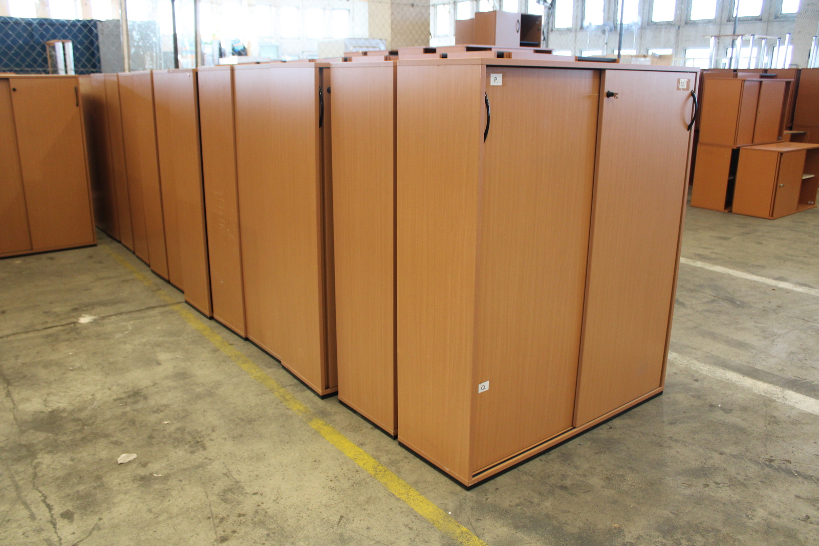 Polcos szekrény (tolóajtós) 6