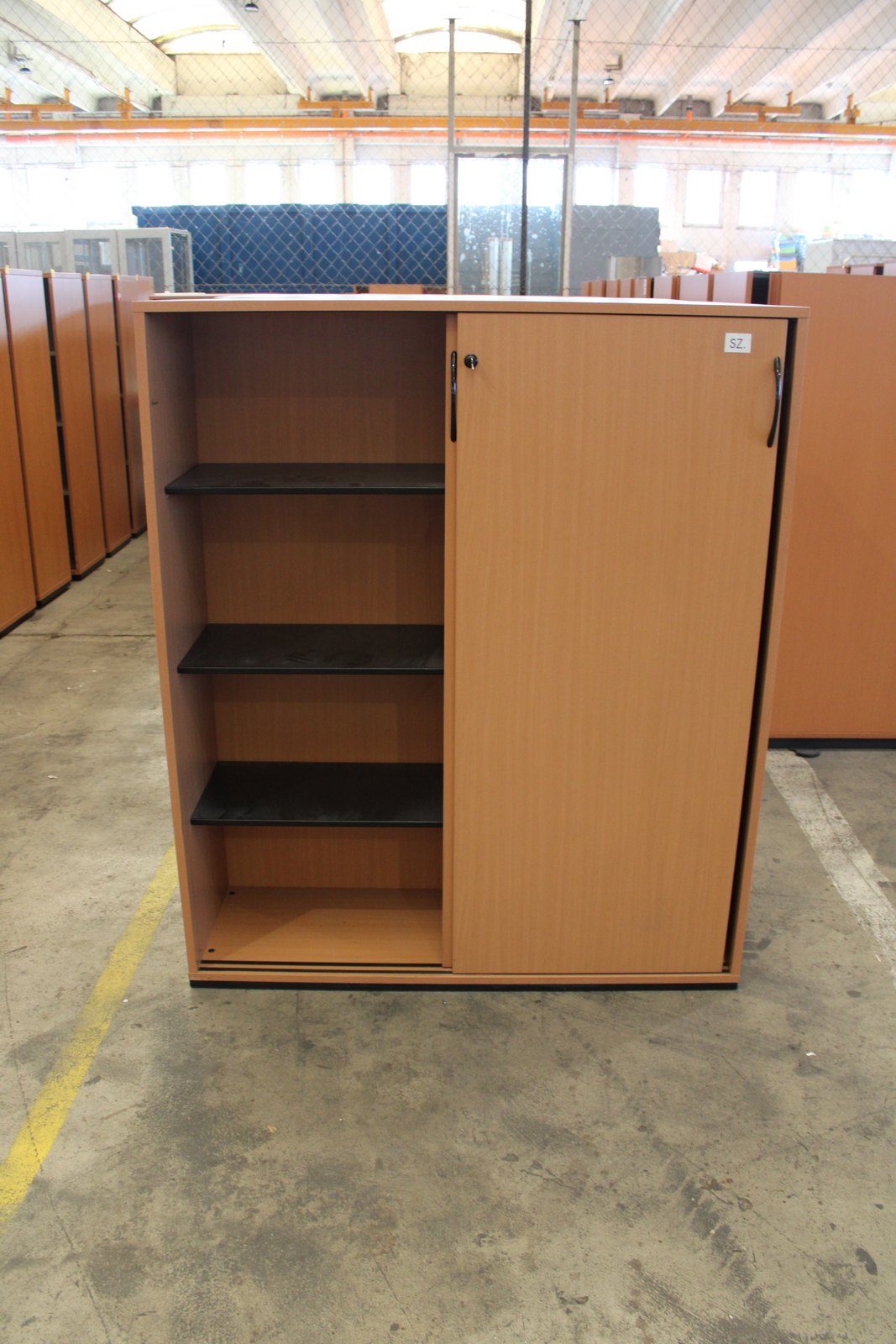 Polcos szekrény (tolóajtós) 8