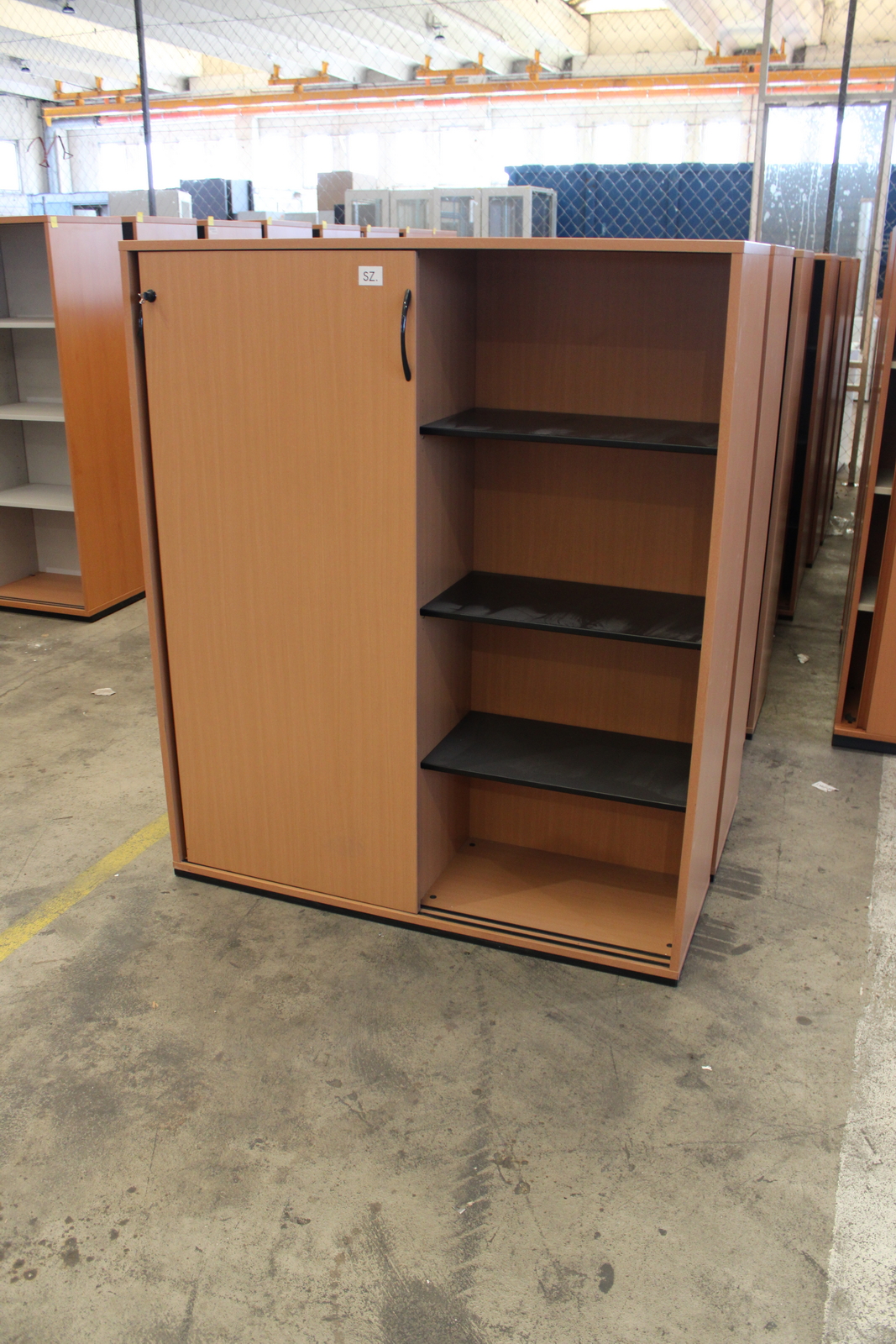 Polcos szekrény (tolóajtós) 9