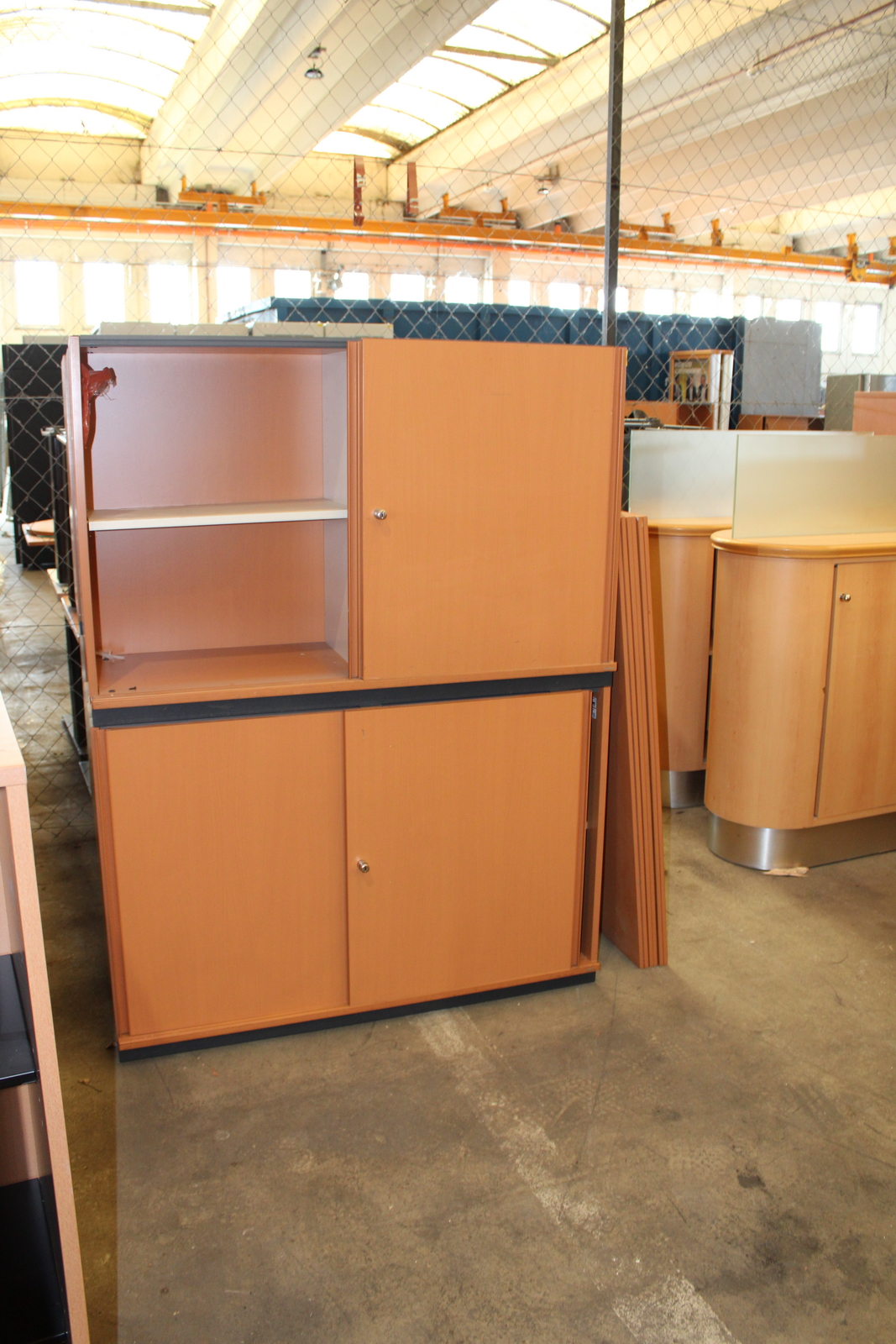 Polcos szekrény( Bene- alsó szekrény) 2