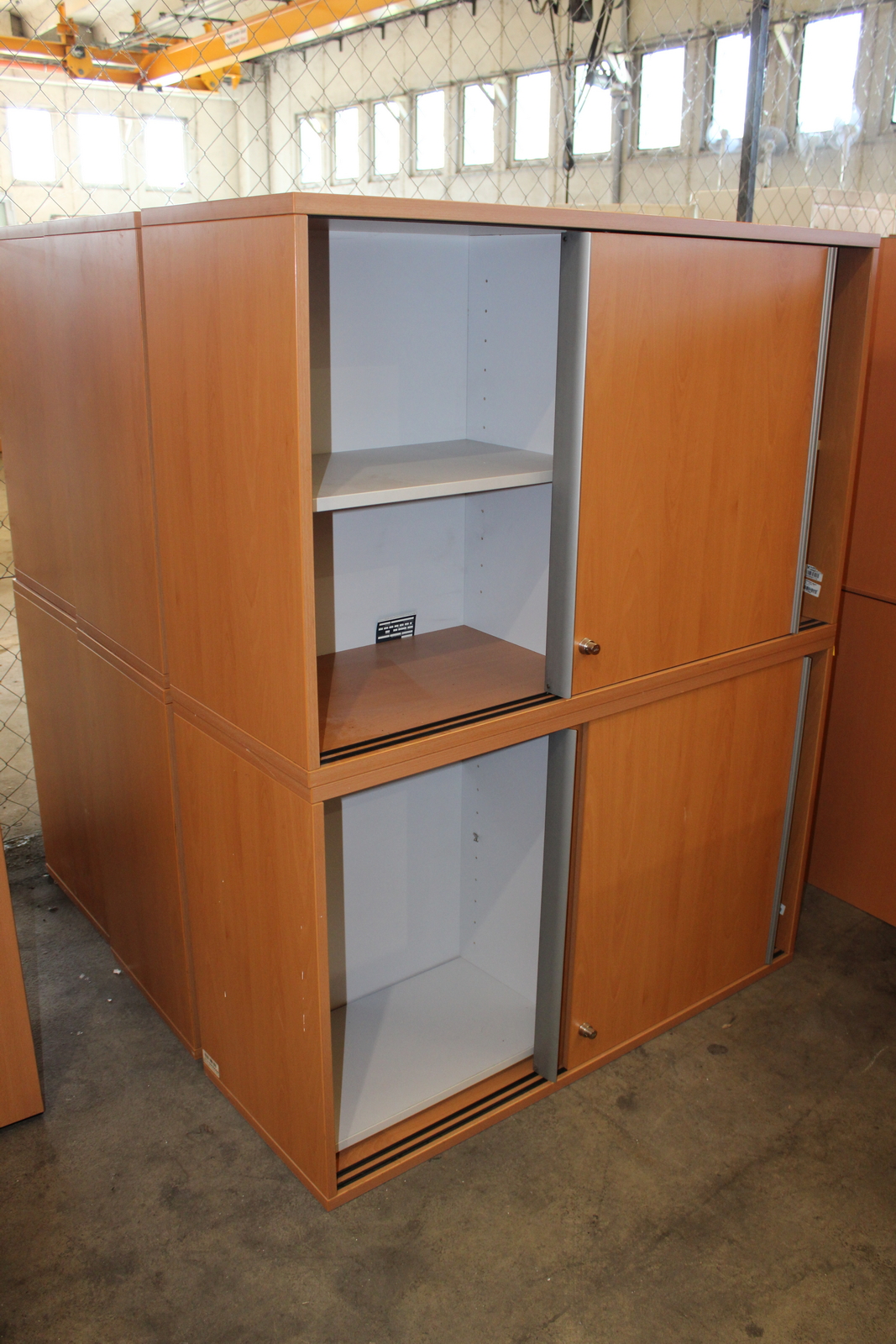 Polcos szekrény (Svoboda- alsó és felső szekrény) 10