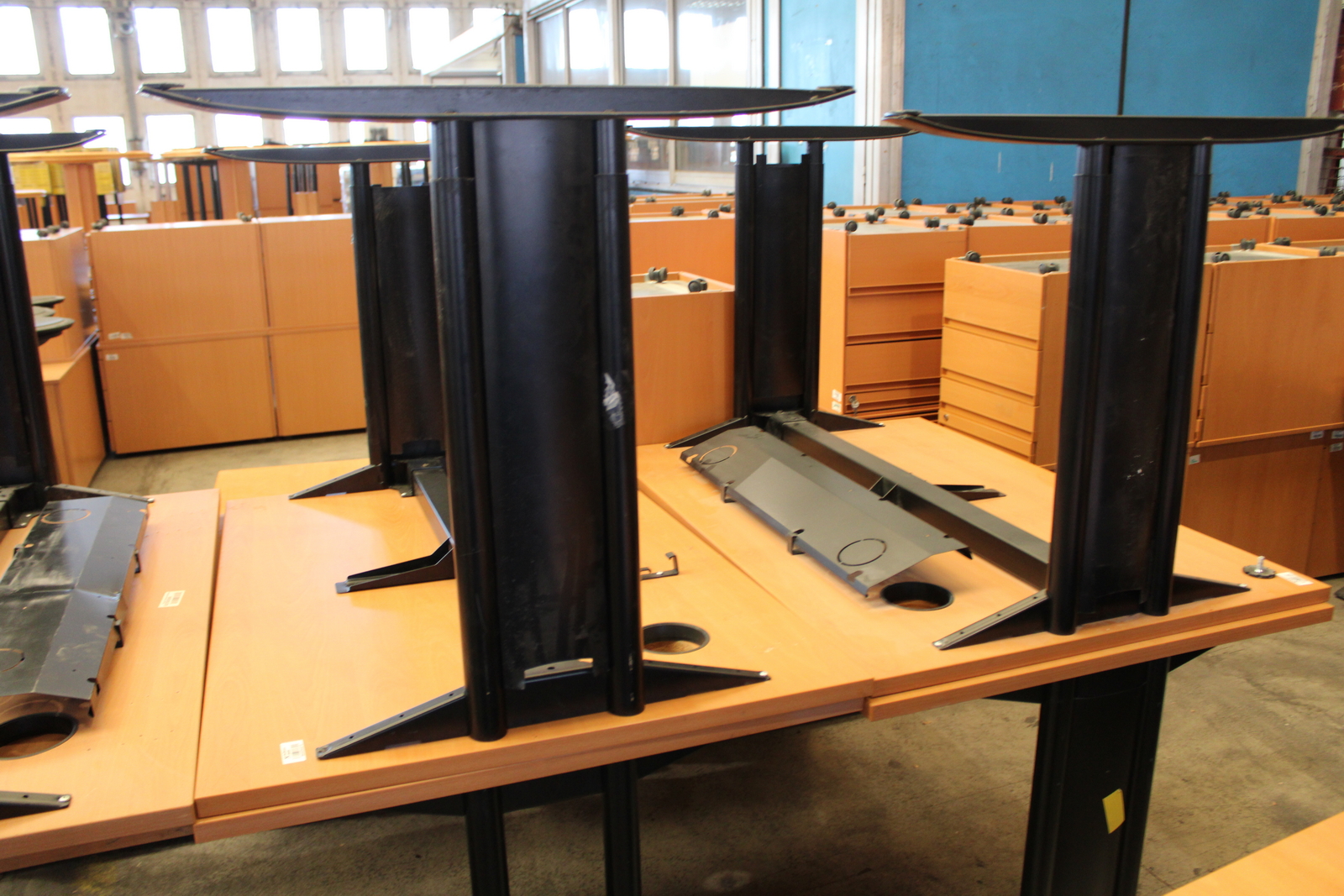 Vegyes íróasztalok 4