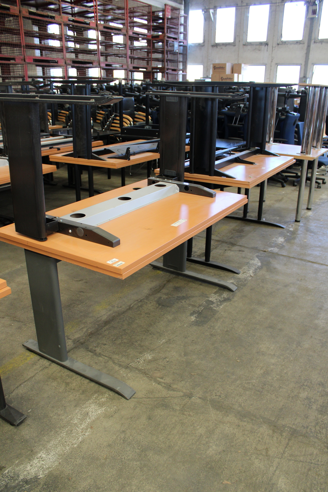 Vegyes íróasztalok 9