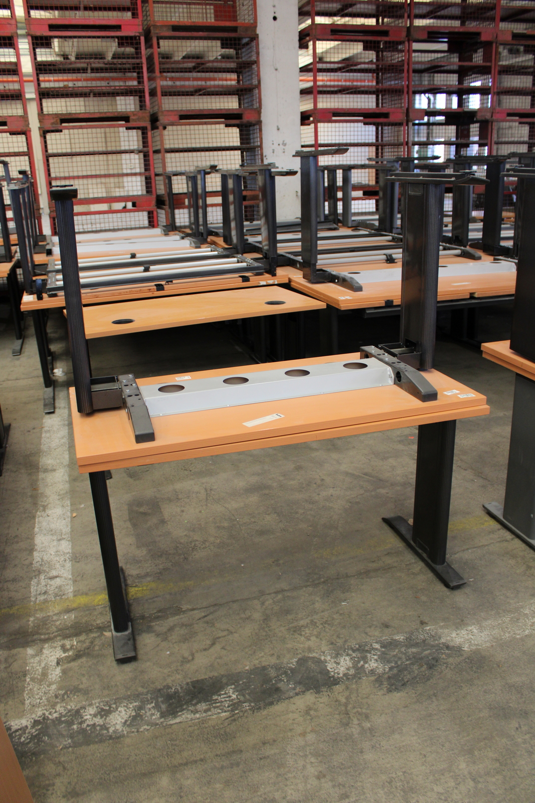 Vegyes íróasztalok 10