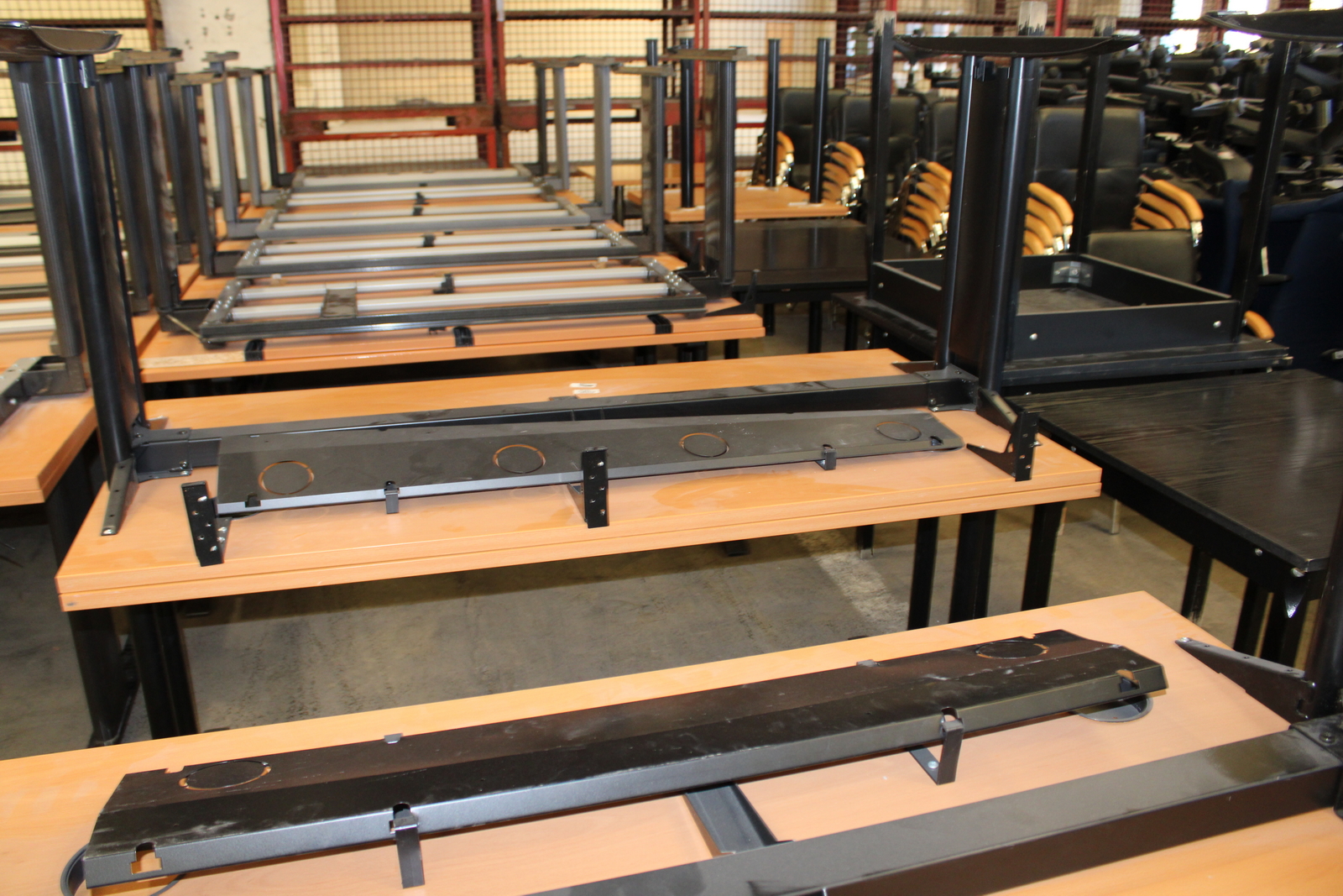 Vegyes íróasztalok 12