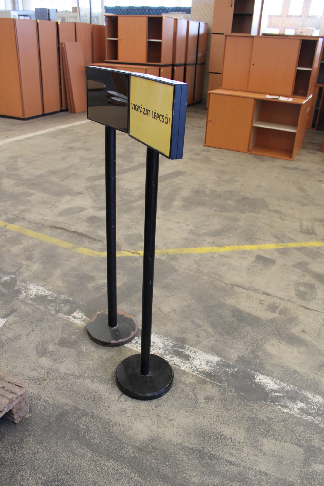 Tábla (vigyázz lépcső) 2