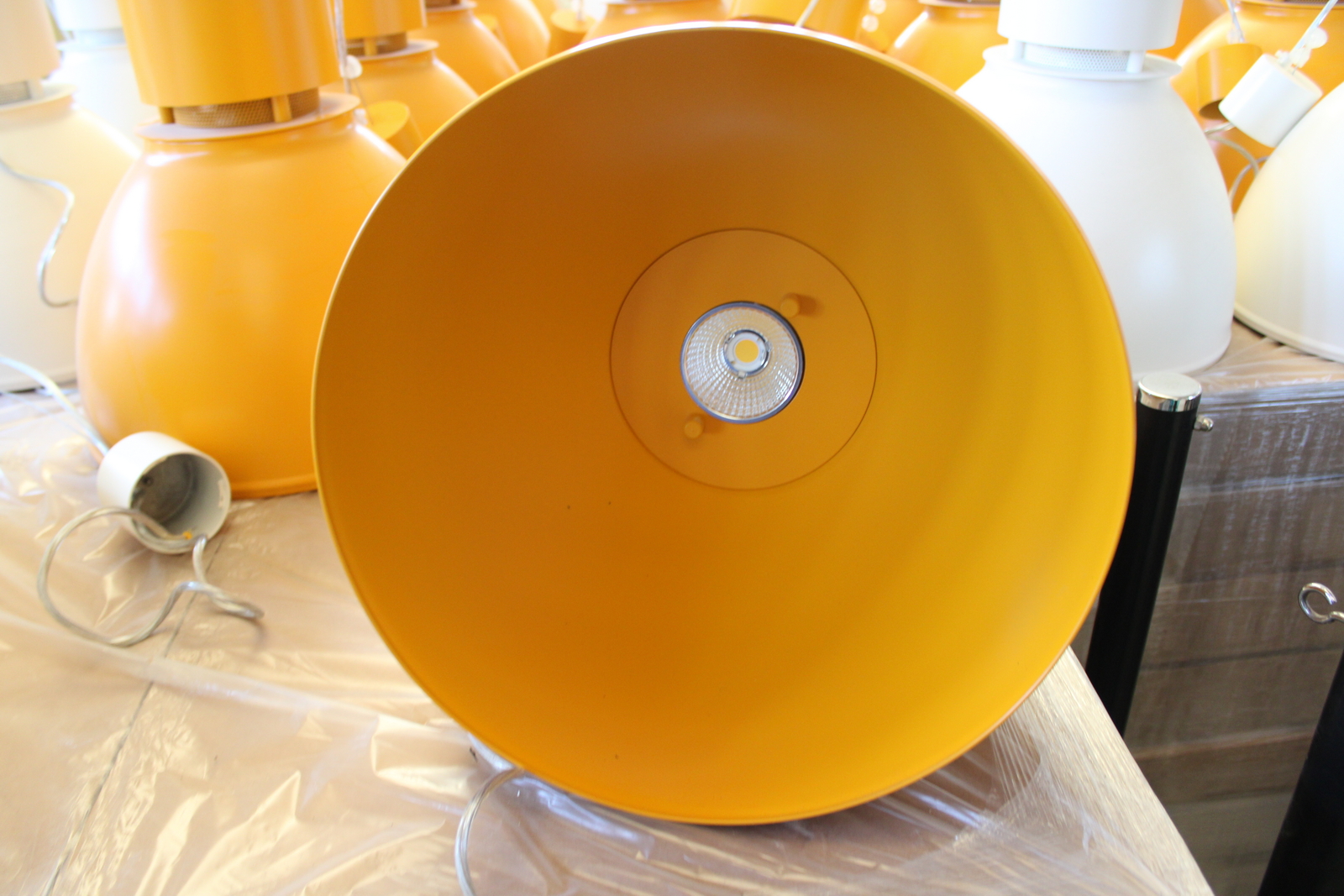 Lámpa (sárga és fehér) 5