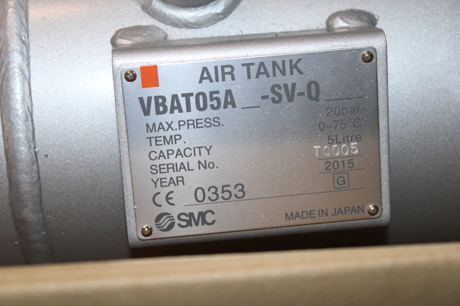 SMC VBAT05A-SV-Q légtartály, nyomásfokozó 2