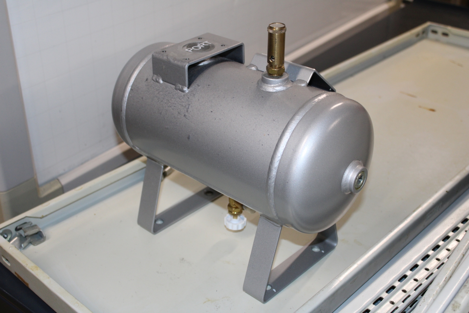 SMC VBAT05A-SV-Q légtartály, nyomásfokozó 3