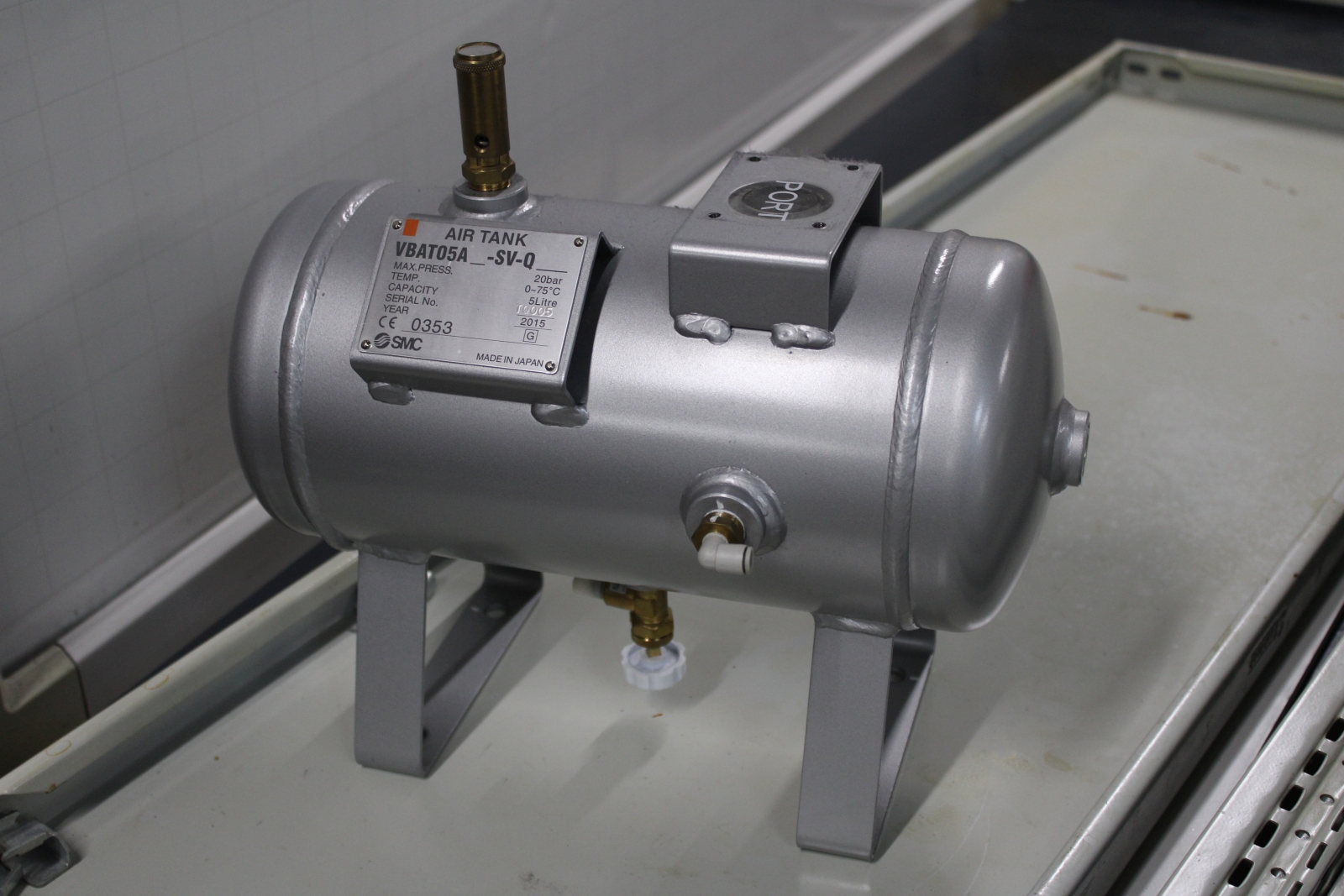 SMC VBAT05A-SV-Q légtartály, nyomásfokozó 4