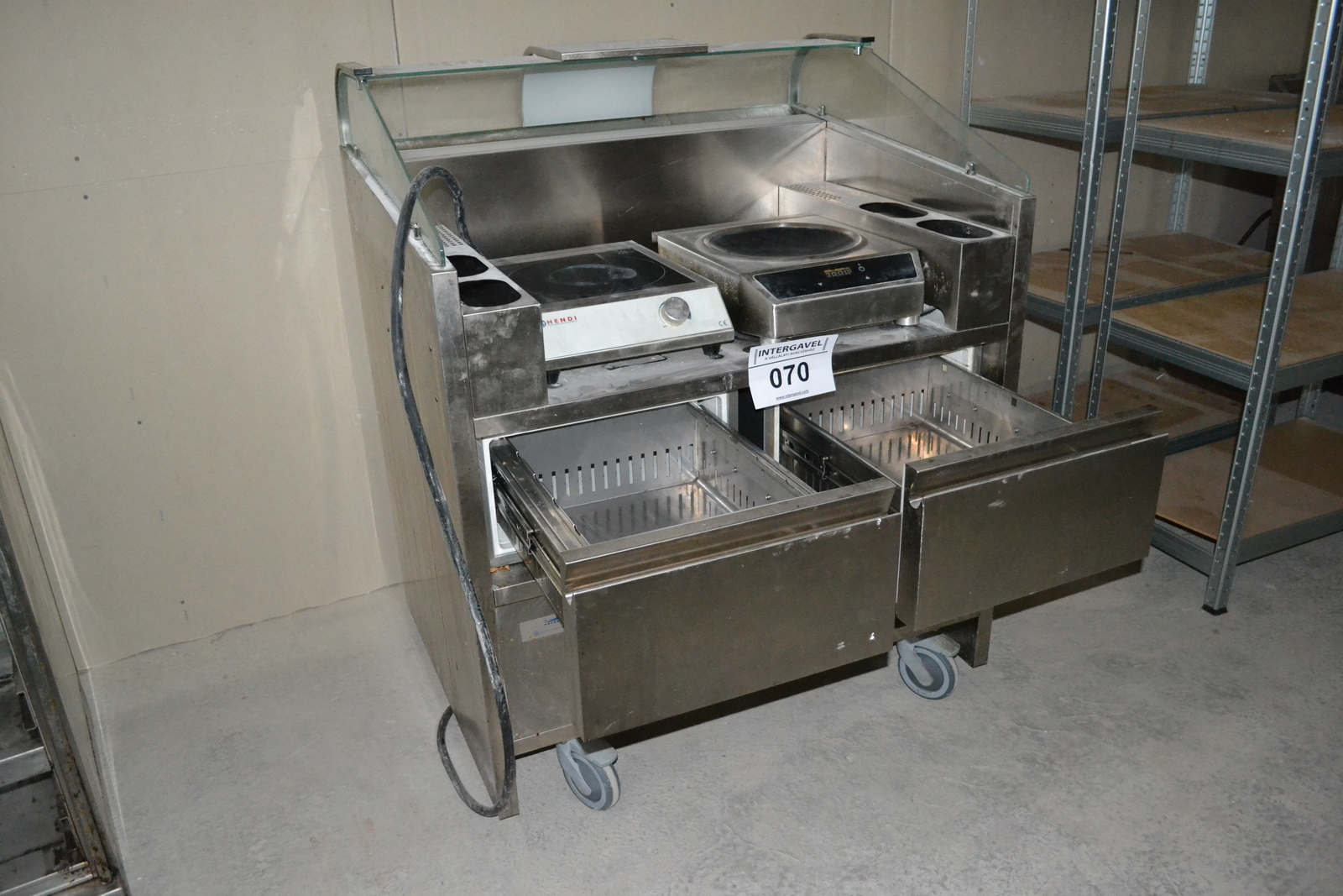 Mobil főzőállomás wokkal és főzőlappal 7