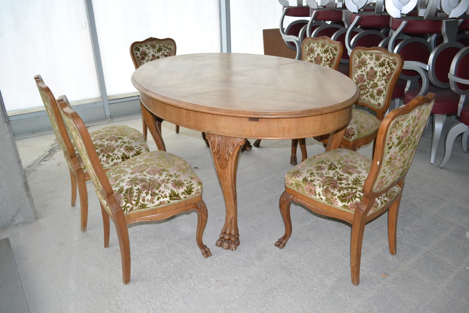 Asztal és székek 2