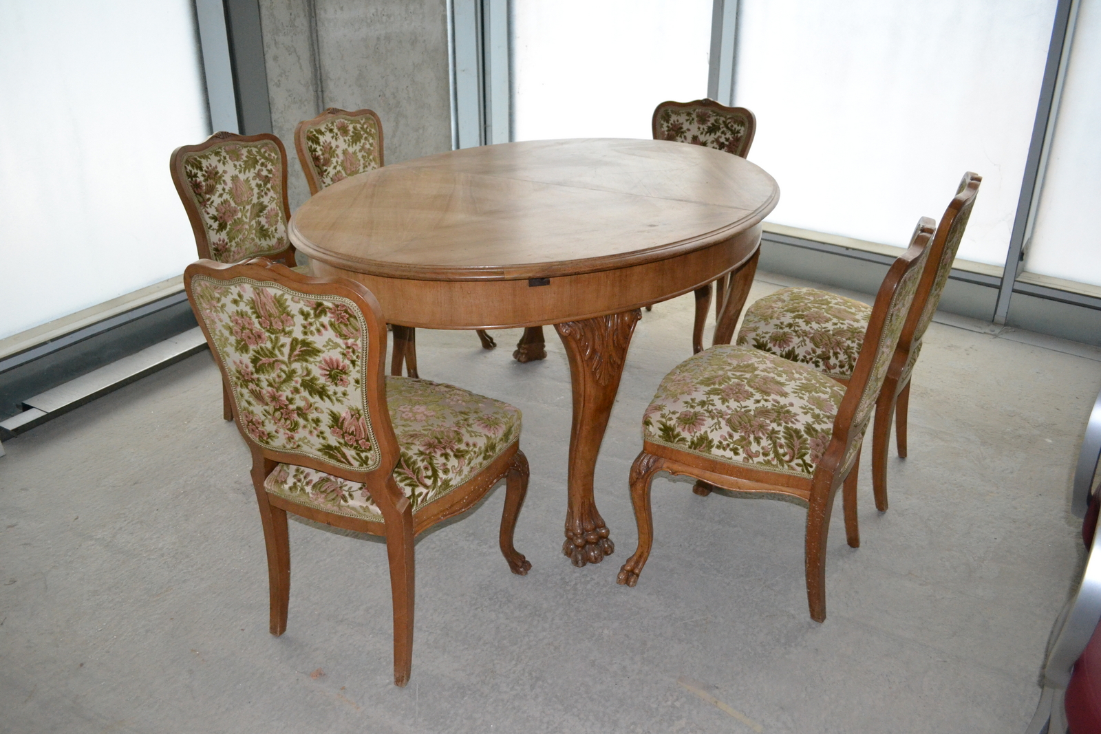 Asztal és székek 3