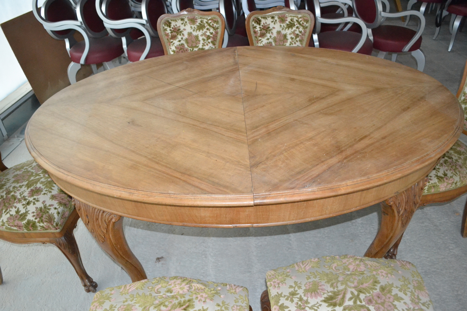 Asztal és székek 9