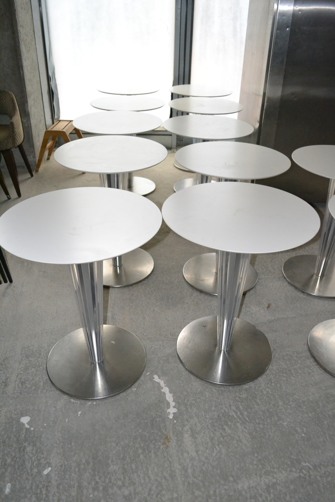 Kávéházi asztal 2