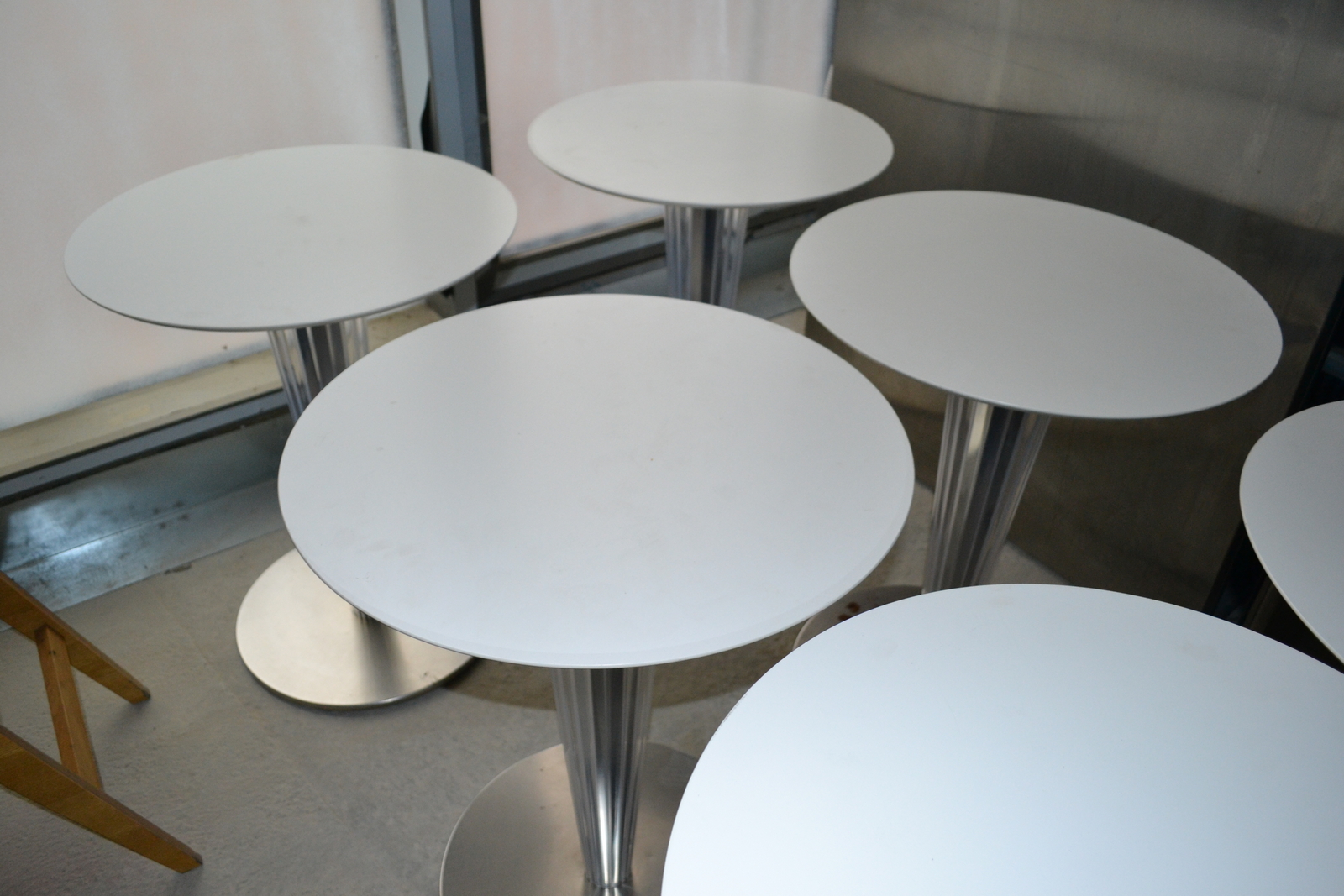 Kávéházi asztal 5