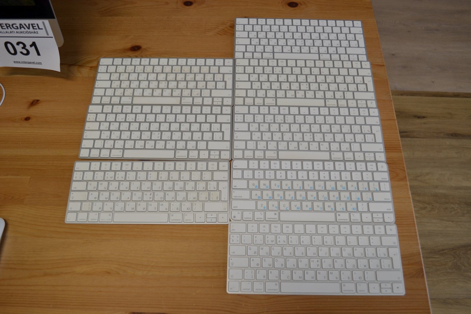 Magic Keyboard (RU - orosz billentyűkiosztás)