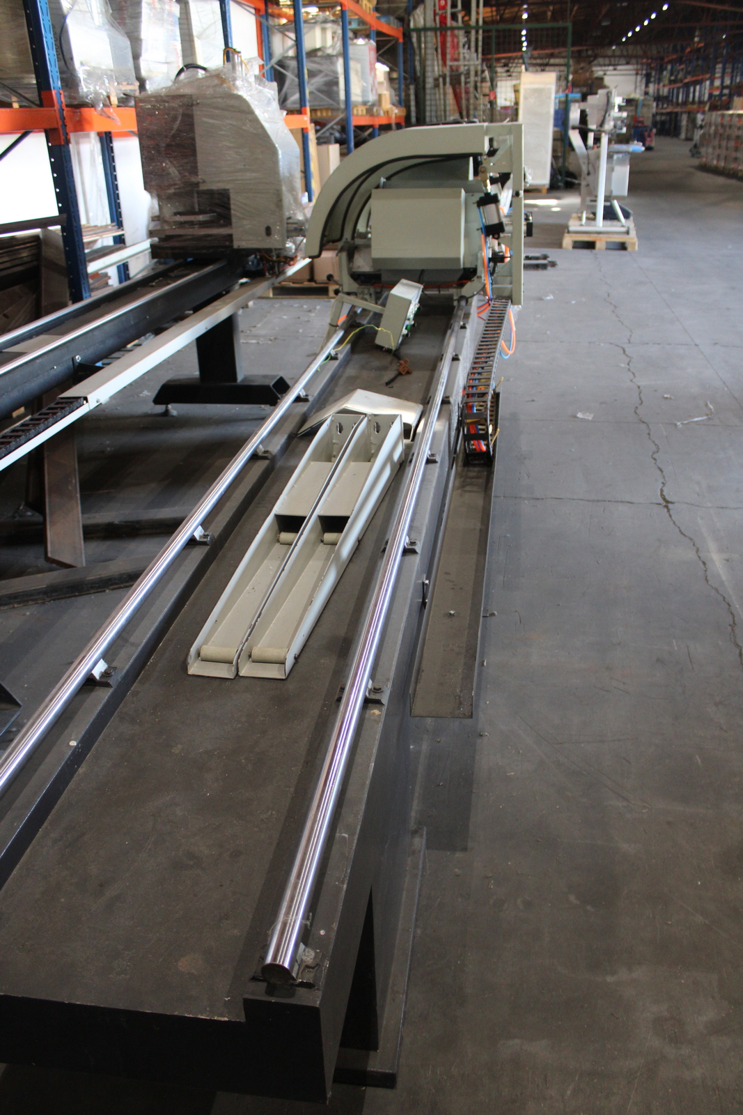 Kétfejes vágófűrész PVC profilokhoz BOHMAN Machinery 3