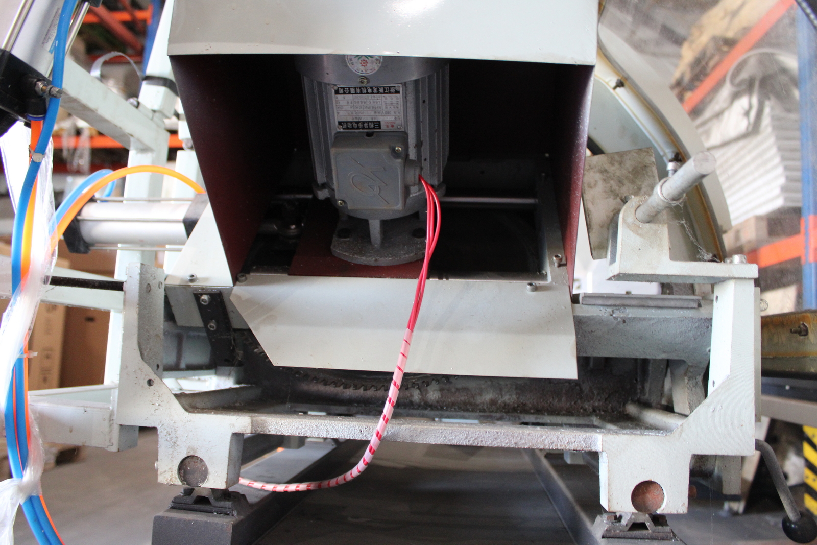 Kétfejes vágófűrész PVC profilokhoz BOHMAN Machinery 9