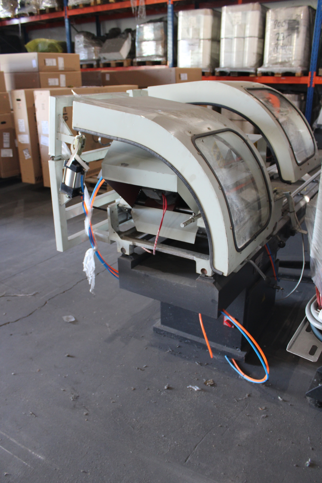 Kétfejes vágófűrész PVC profilokhoz BOHMAN Machinery 11