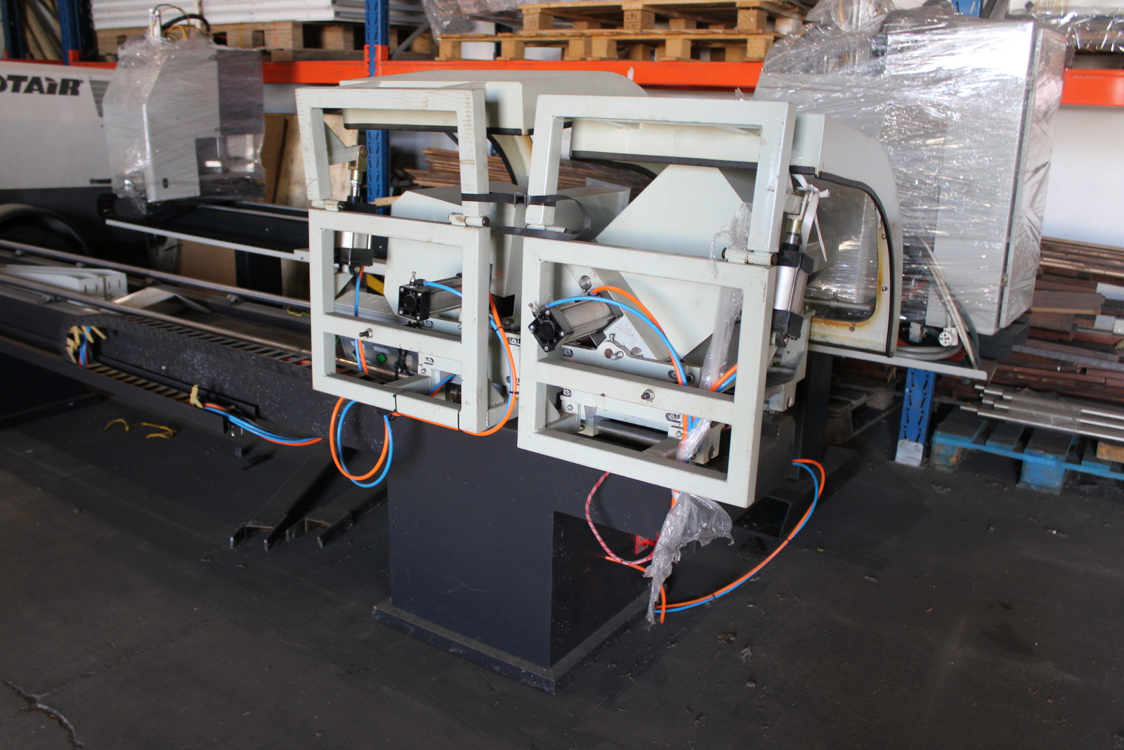 Kétfejes vágófűrész PVC profilokhoz BOHMAN Machinery 14