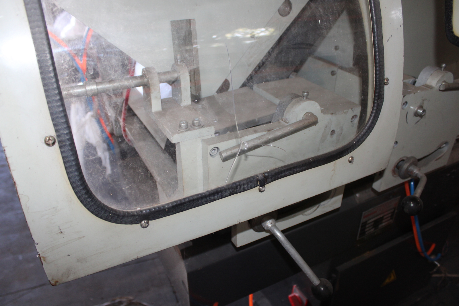 Kétfejes vágófűrész PVC profilokhoz BOHMAN Machinery 16