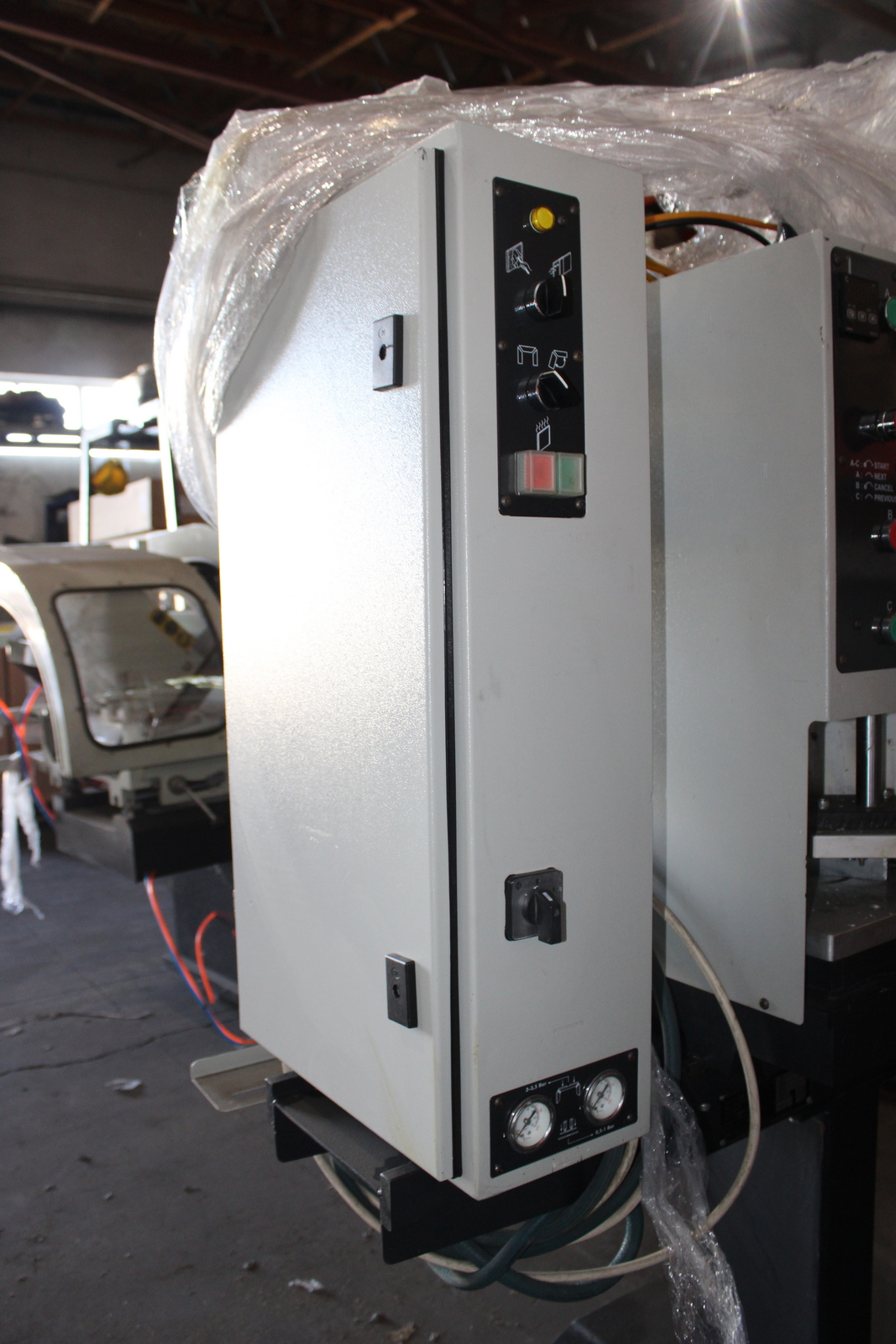 Kétfejes hegesztőgép műanyag profilokhoz Jullich Technologies JTG BB2030 15