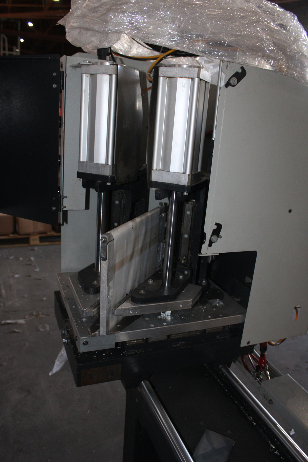 Kétfejes hegesztőgép műanyag profilokhoz Jullich Technologies JTG BB2030 16