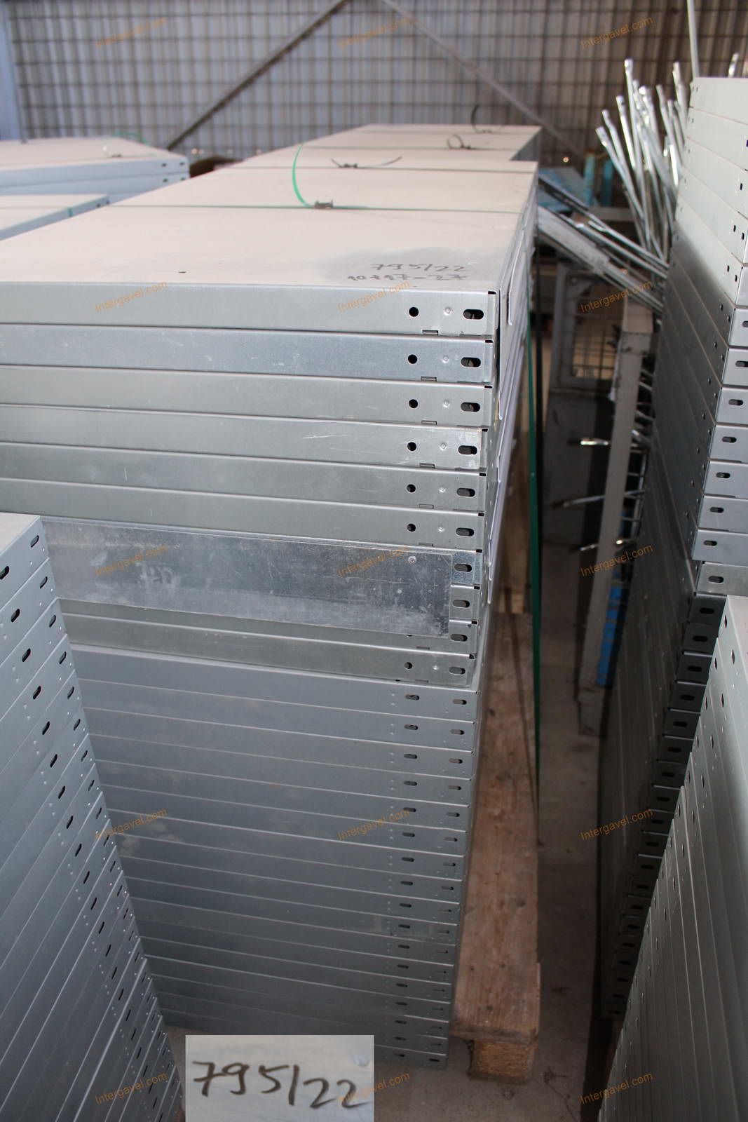 Polcos állvány elemek 68