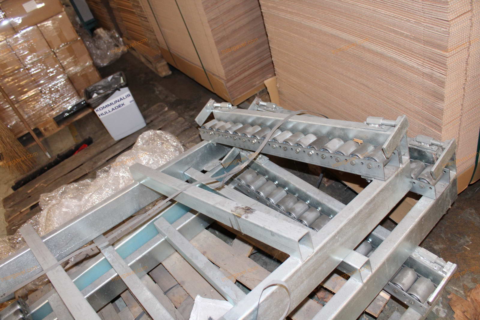 Görgős tároló keret 6