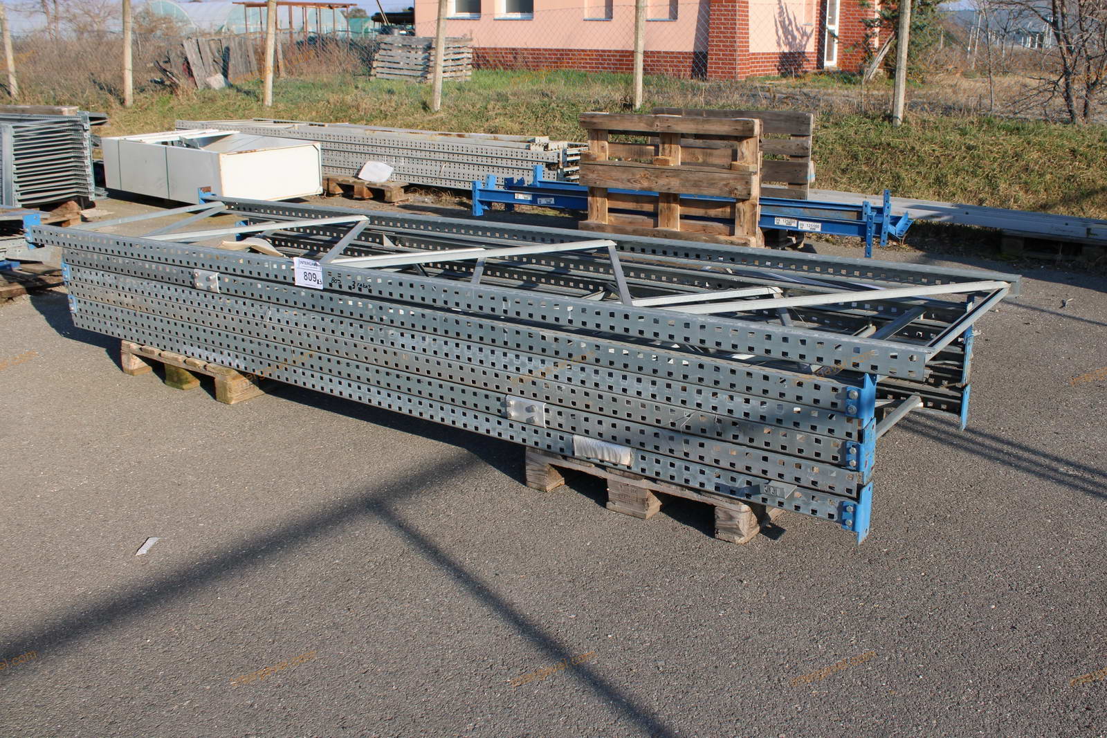 Vegyes raklapos állványelemek