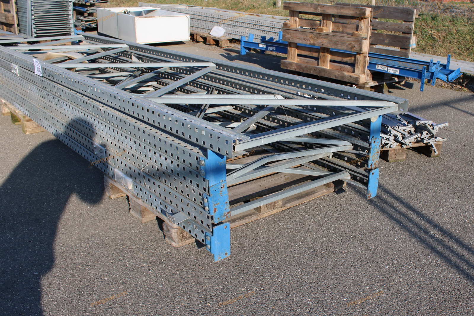 Vegyes raklapos állványelemek 4