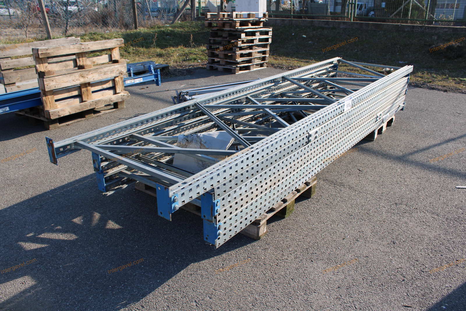 Vegyes raklapos állványelemek 5