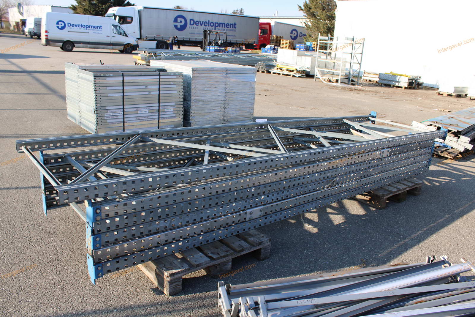 Vegyes raklapos állványelemek 6