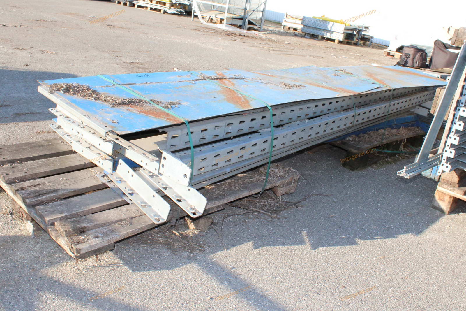 Vegyes raklapos állványelemek 20