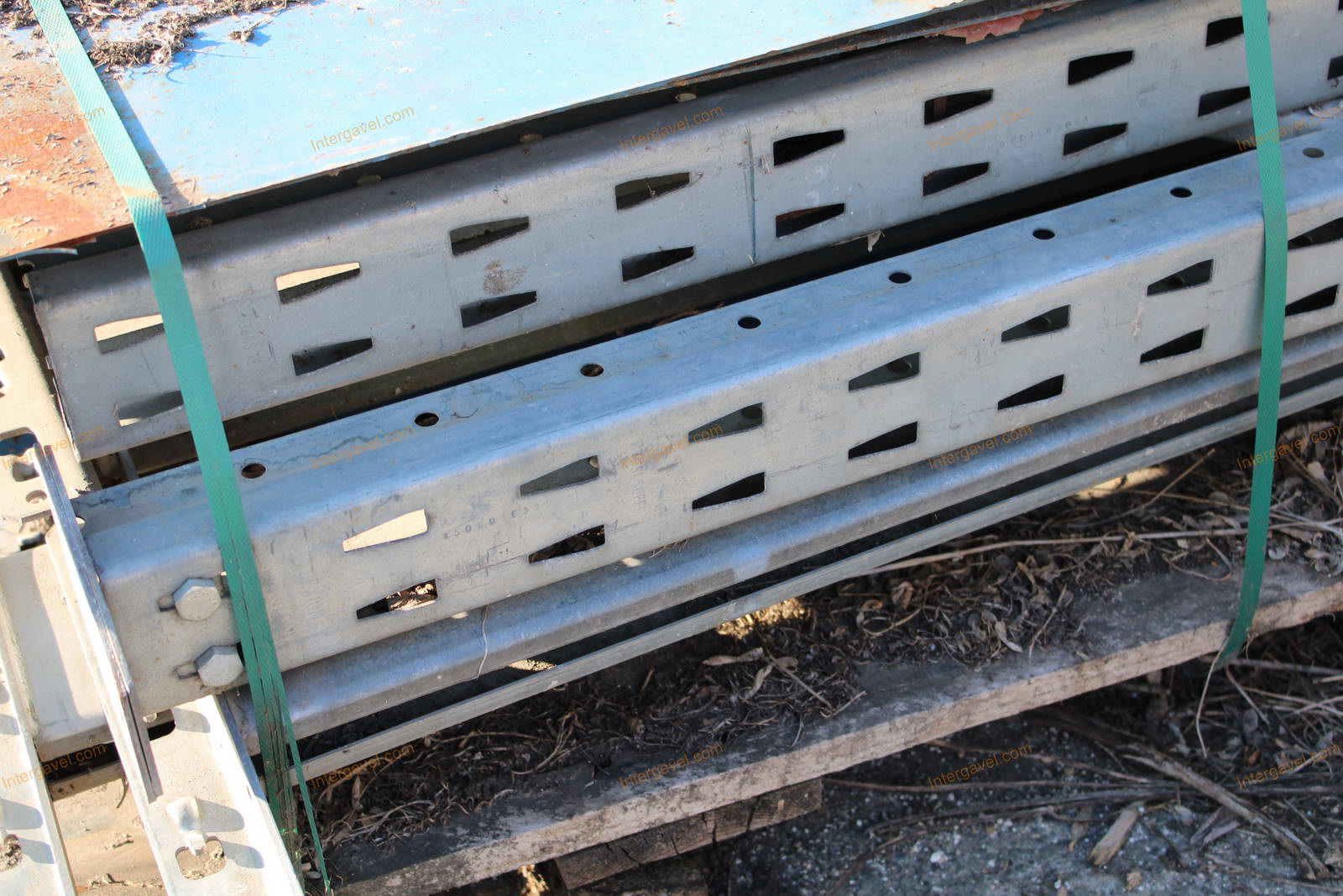 Vegyes raklapos állványelemek 22