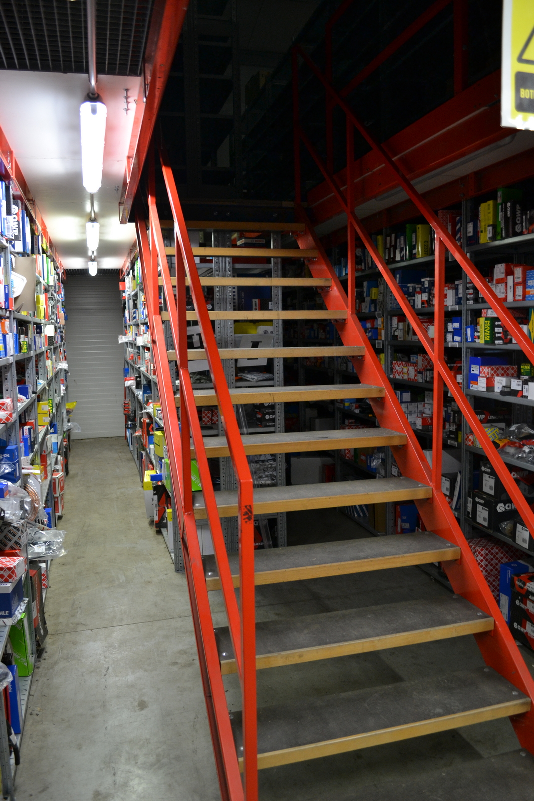 Kétszintes Schaefer polcos állványrendszer 11