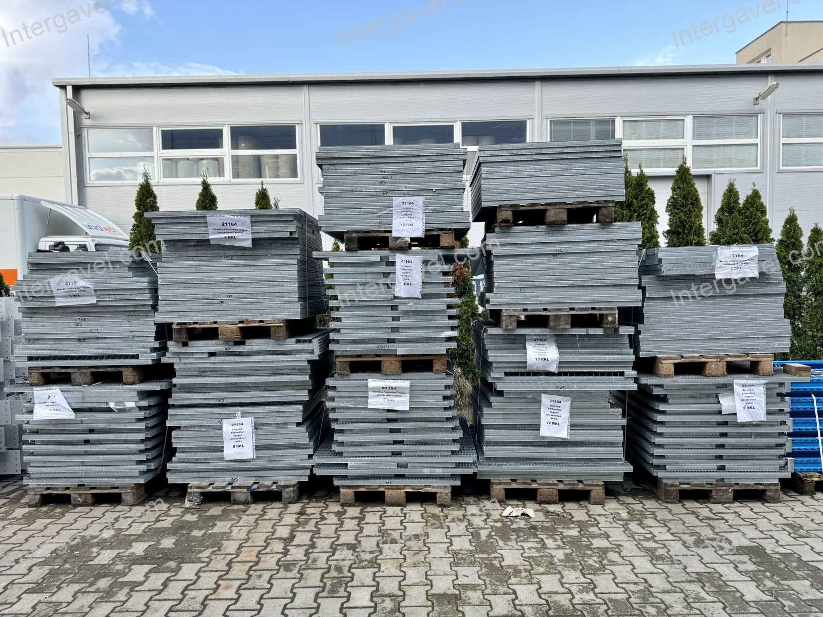 Vágott járórácsok vegyesen  1