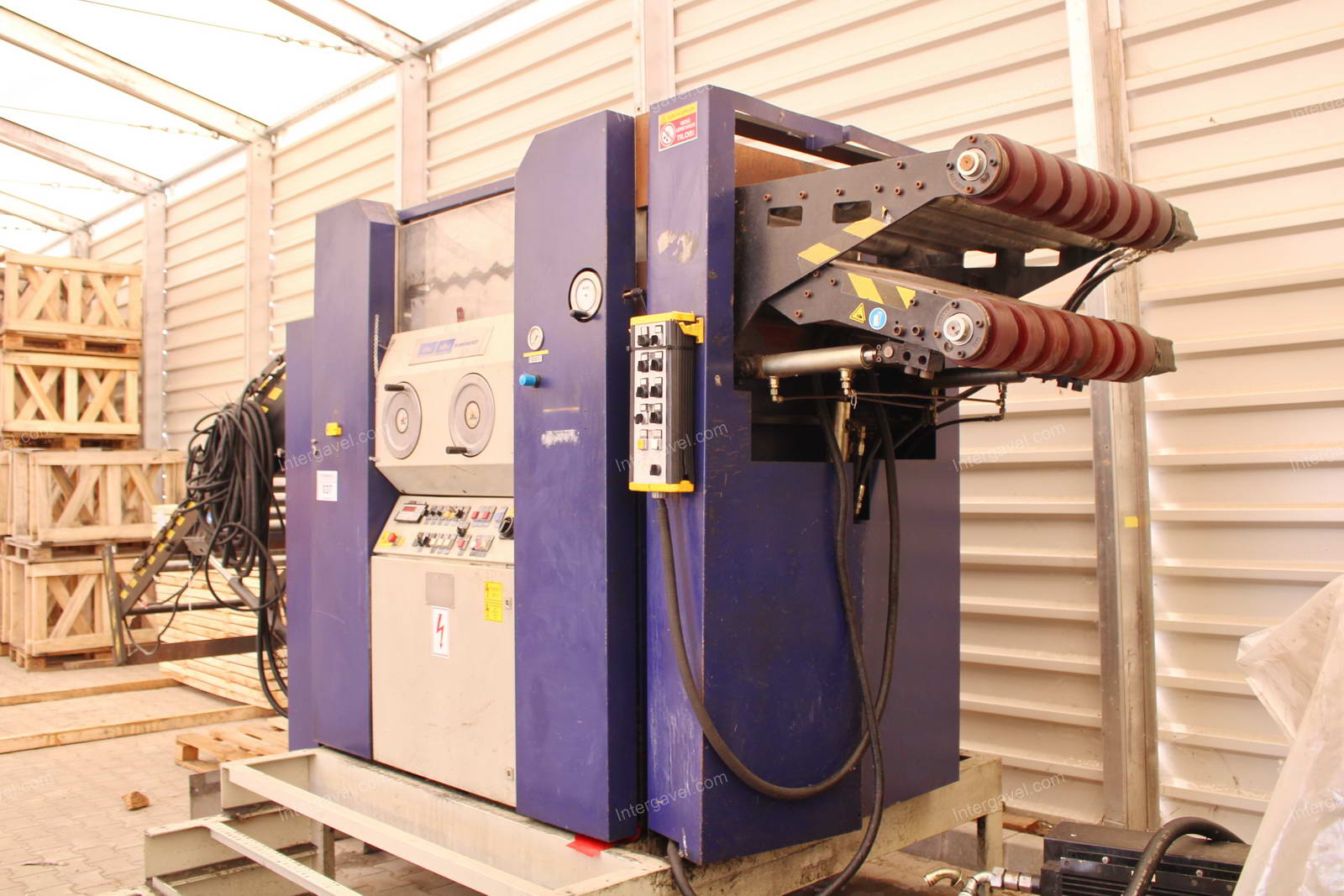 Tekercs egyengető, adagoló és lecsévélő 5